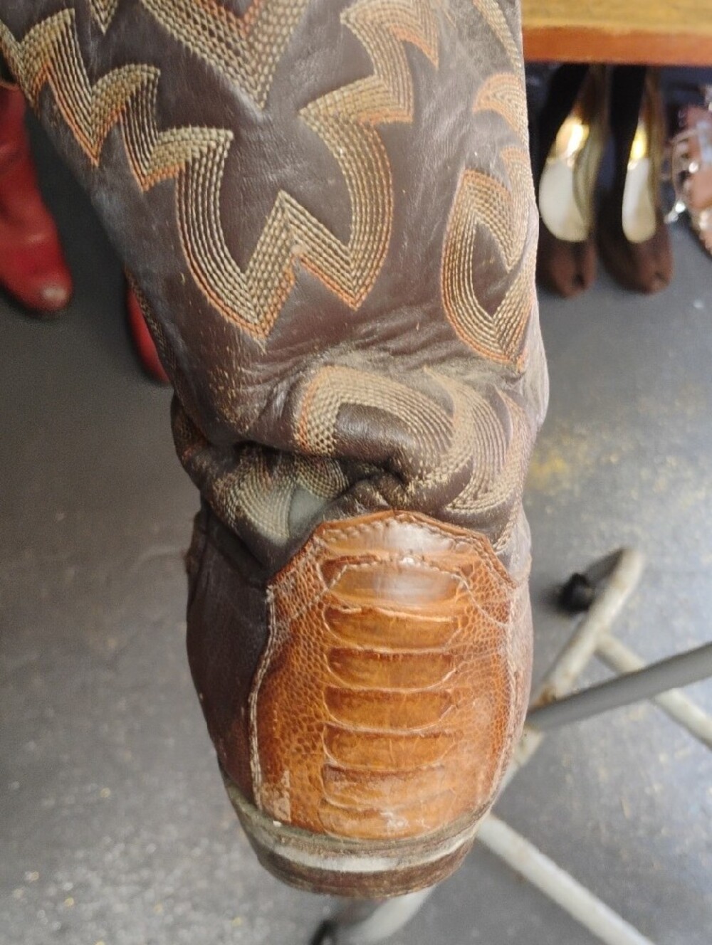 Justin Boots Brown Leather Embroidered Western Cowboy Boots - Picture 5 of 7